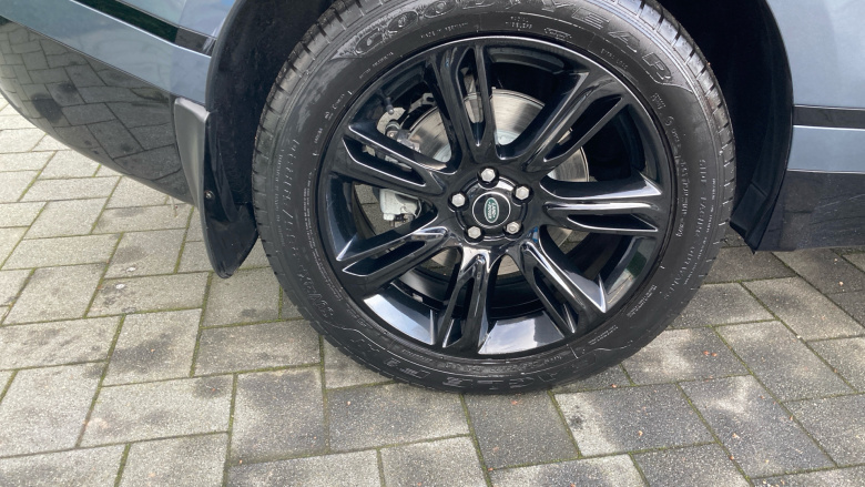 Land Rover Range Rover Velar 2.0 D200 R-Dynamic SE 5dr Auto Diesel Estate